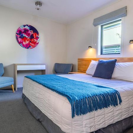 Bed and Breakfast Shakespeare House Те-Анау Экстерьер фото
