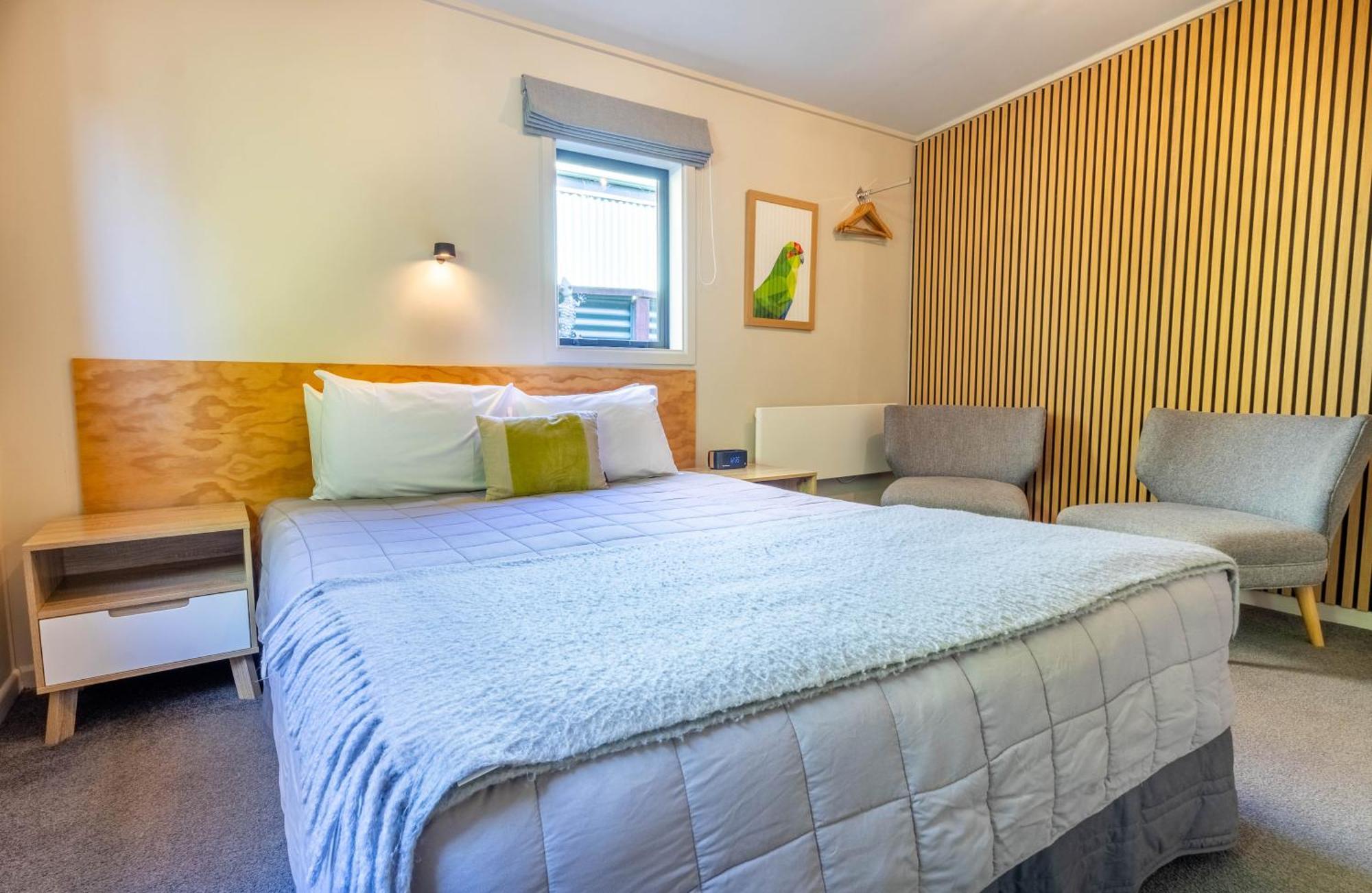 Bed and Breakfast Shakespeare House Те-Анау Экстерьер фото