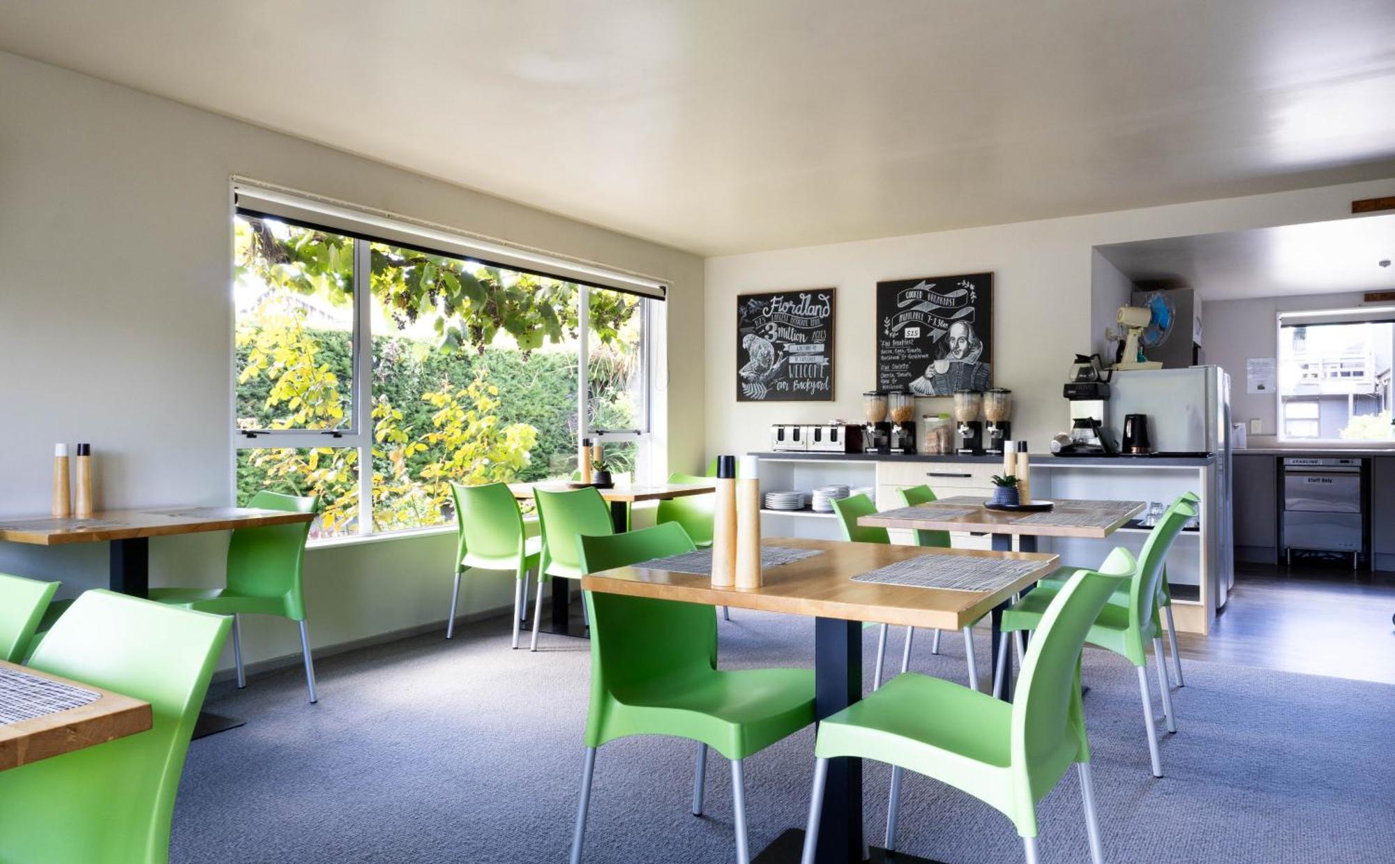 Bed and Breakfast Shakespeare House Те-Анау Экстерьер фото