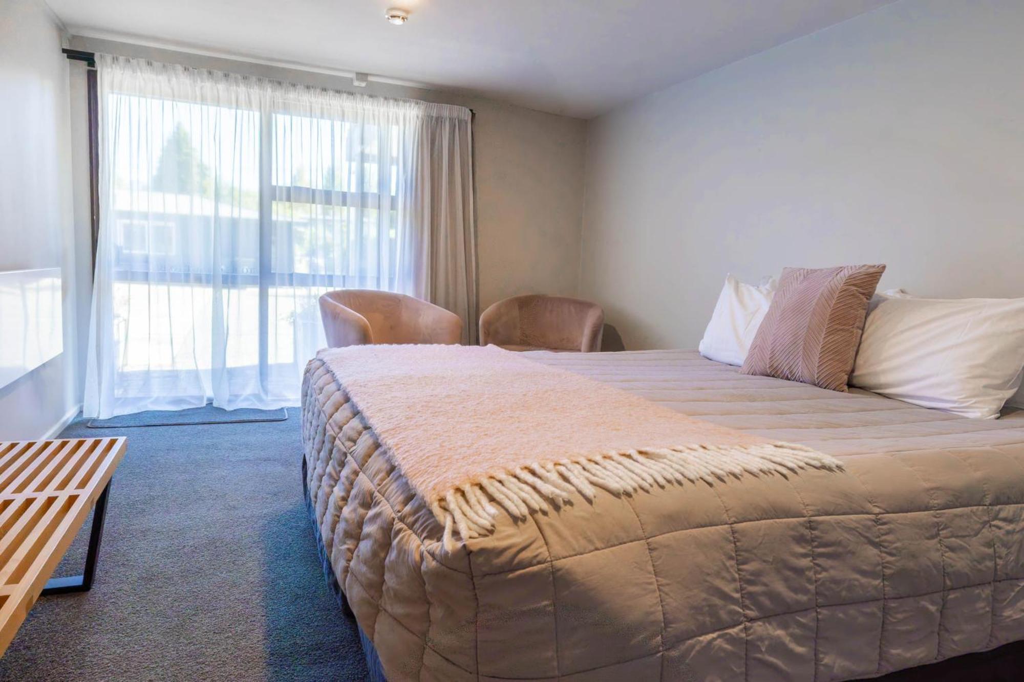 Bed and Breakfast Shakespeare House Те-Анау Экстерьер фото