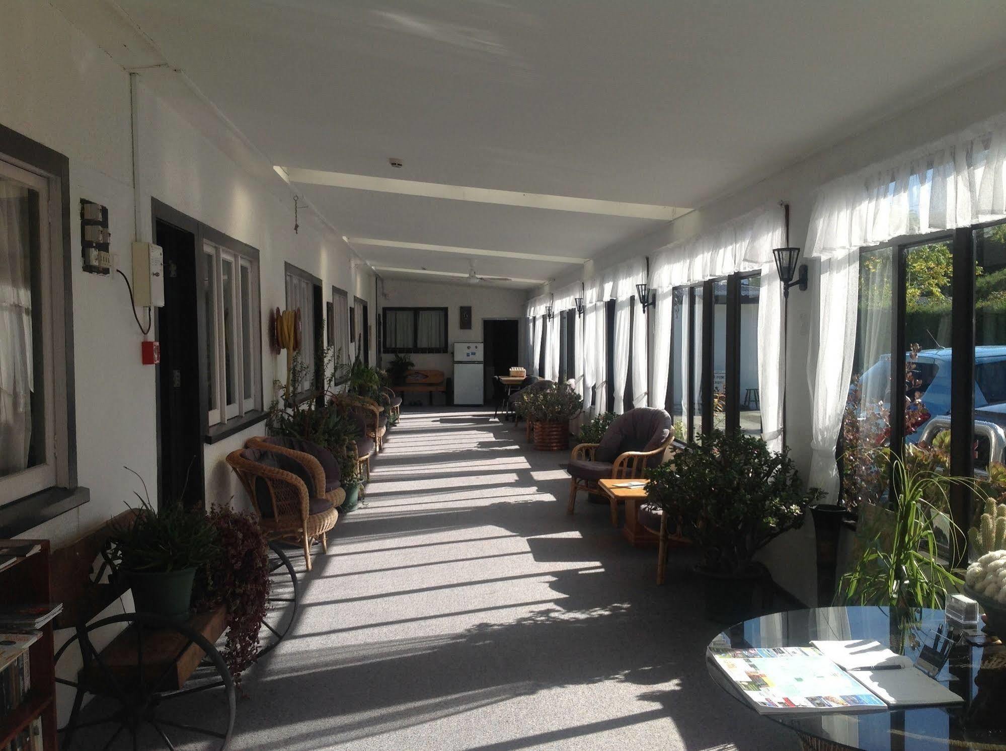 Bed and Breakfast Shakespeare House Те-Анау Экстерьер фото