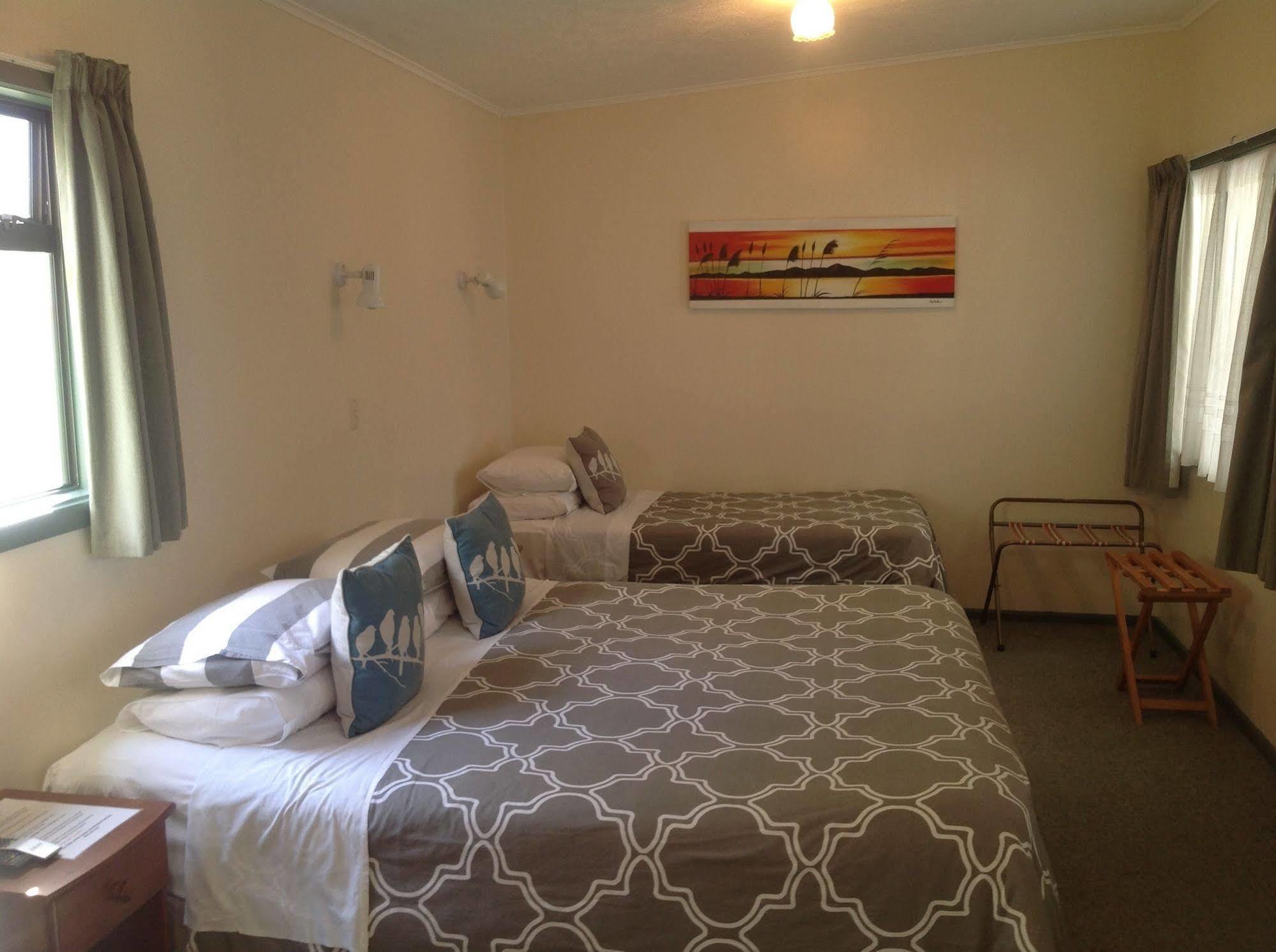 Bed and Breakfast Shakespeare House Те-Анау Экстерьер фото