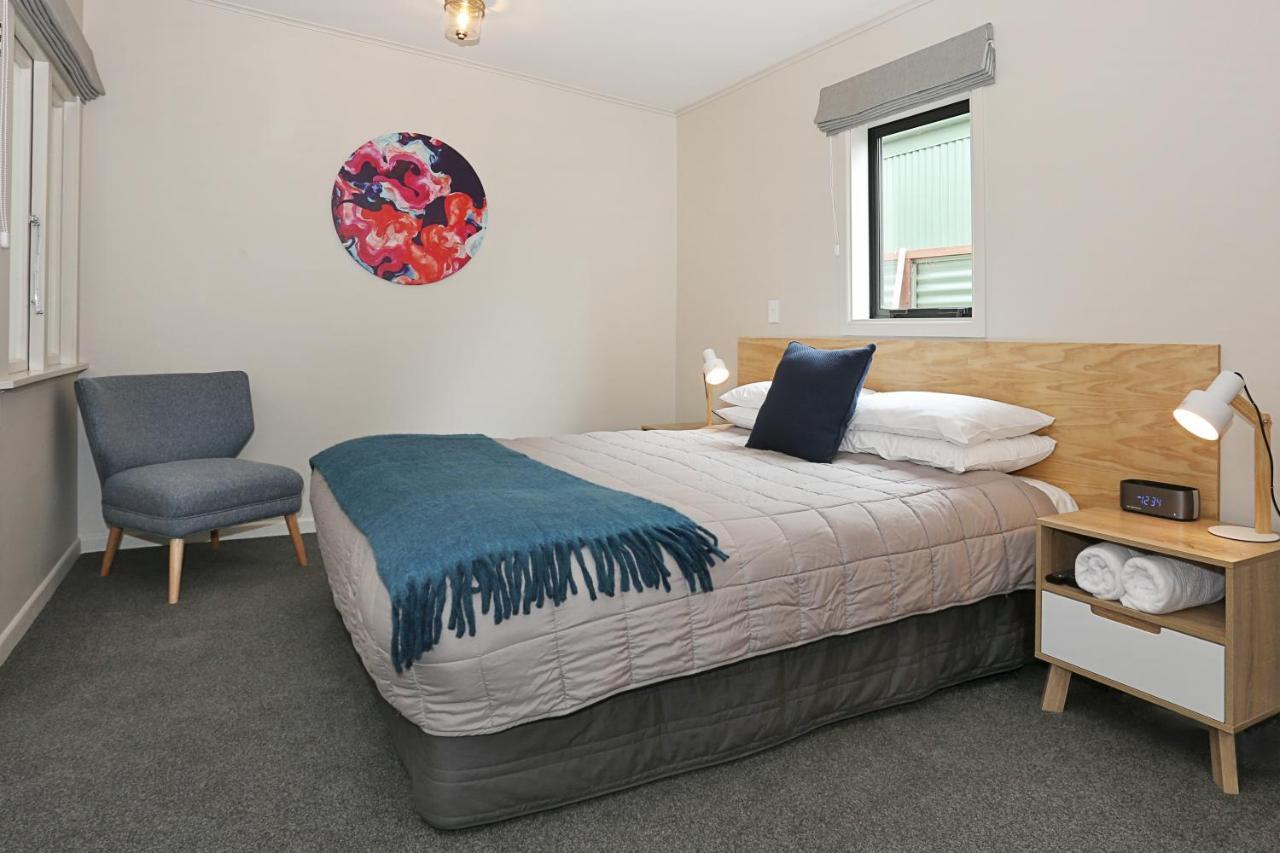 Bed and Breakfast Shakespeare House Те-Анау Экстерьер фото