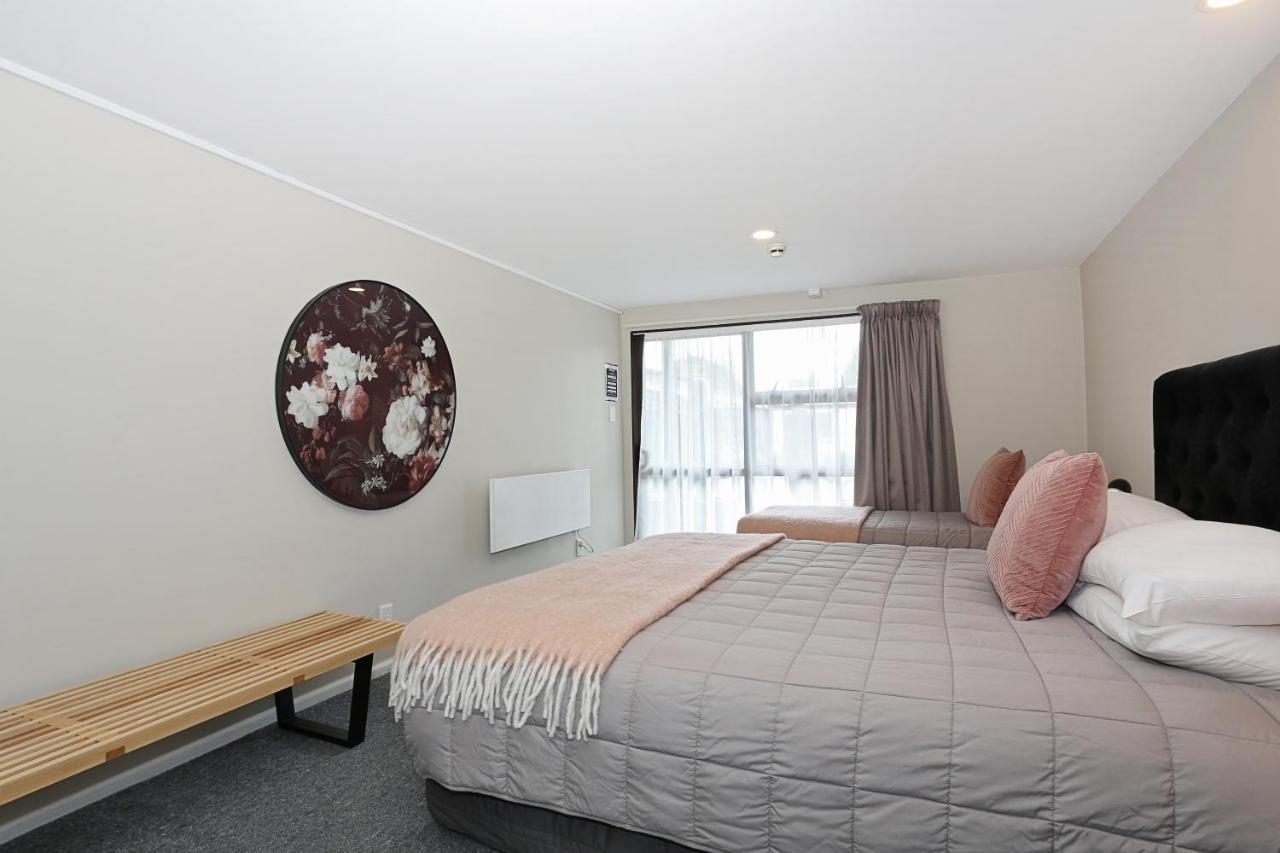 Bed and Breakfast Shakespeare House Те-Анау Экстерьер фото