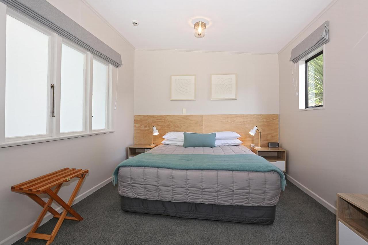 Bed and Breakfast Shakespeare House Те-Анау Экстерьер фото