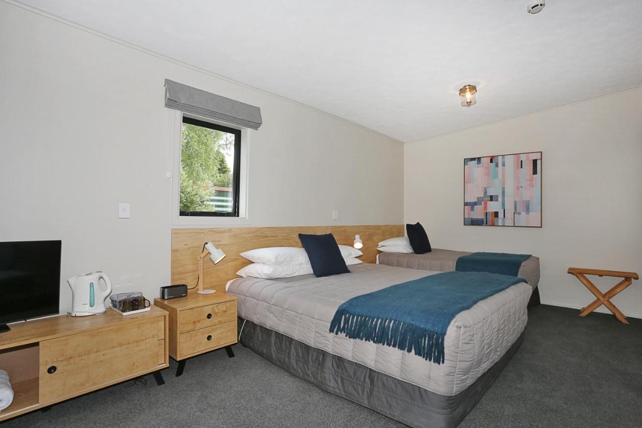 Bed and Breakfast Shakespeare House Те-Анау Экстерьер фото