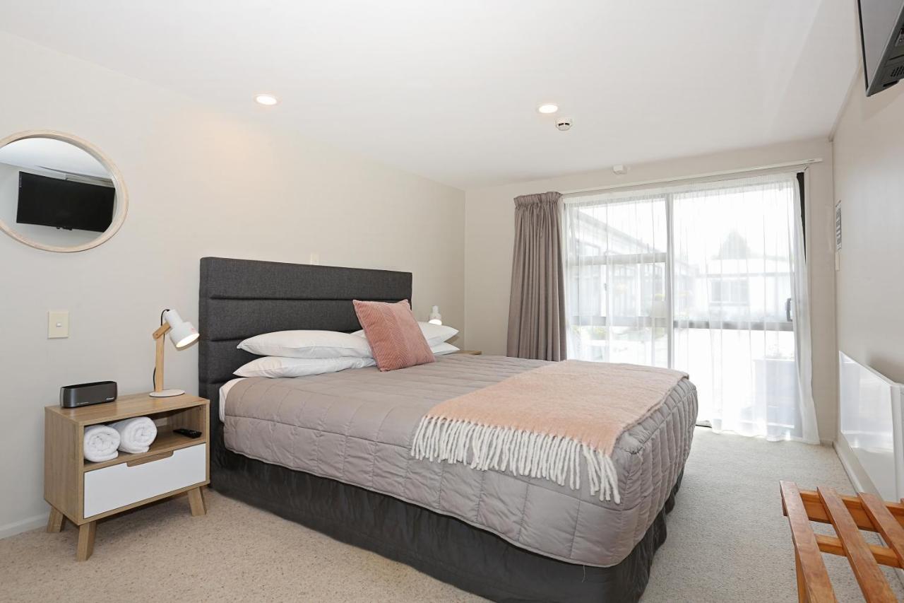 Bed and Breakfast Shakespeare House Те-Анау Экстерьер фото